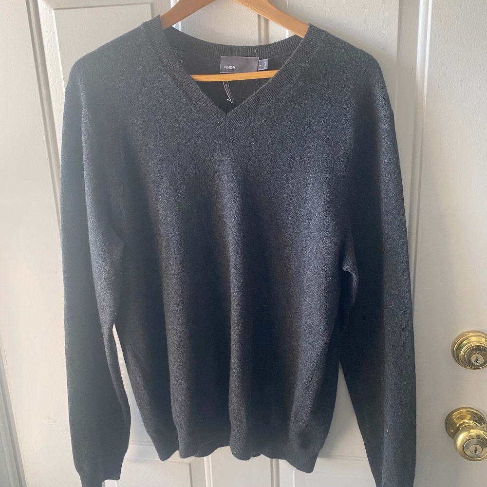 Men’s Vince Cashmere Charcoal Gray Sweater Large *Winter/Christmas/Luxury*